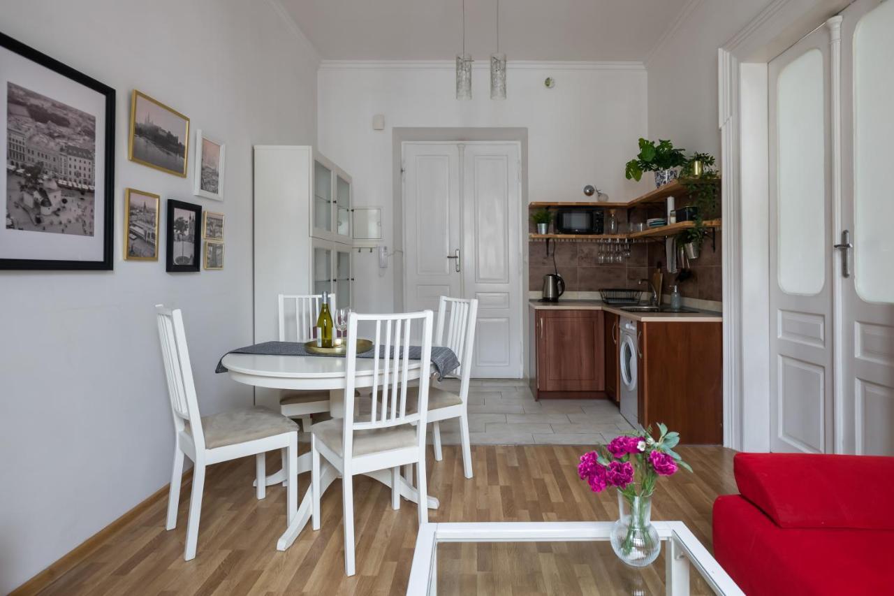 Discover Krakow Apartments - 3 Rakowicka St - Classic Apartments Near Main Station - Netflix Экстерьер фото