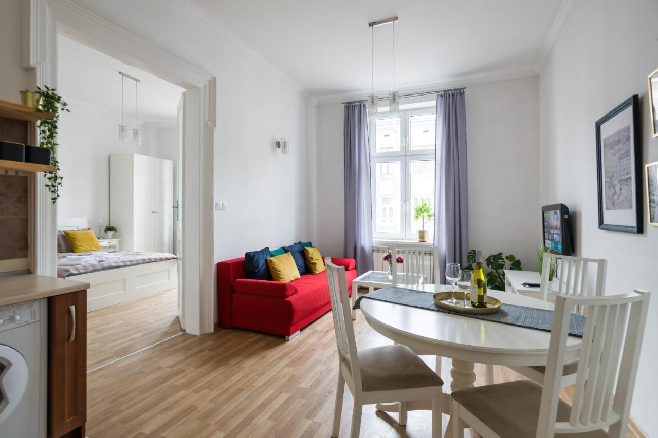 Discover Krakow Apartments - 3 Rakowicka St - Classic Apartments Near Main Station - Netflix Экстерьер фото
