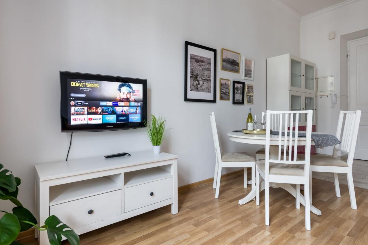 Discover Krakow Apartments - 3 Rakowicka St - Classic Apartments Near Main Station - Netflix Экстерьер фото