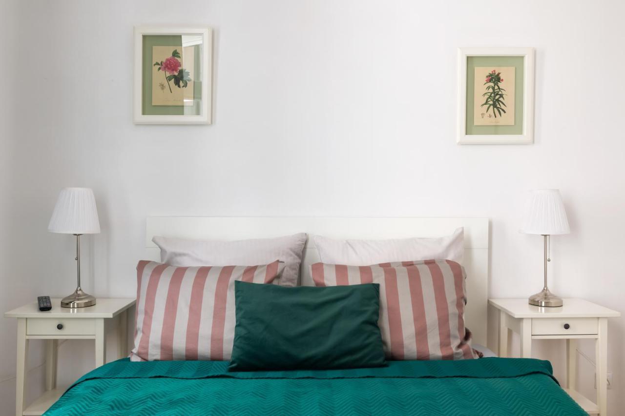 Discover Krakow Apartments - 3 Rakowicka St - Classic Apartments Near Main Station - Netflix Экстерьер фото