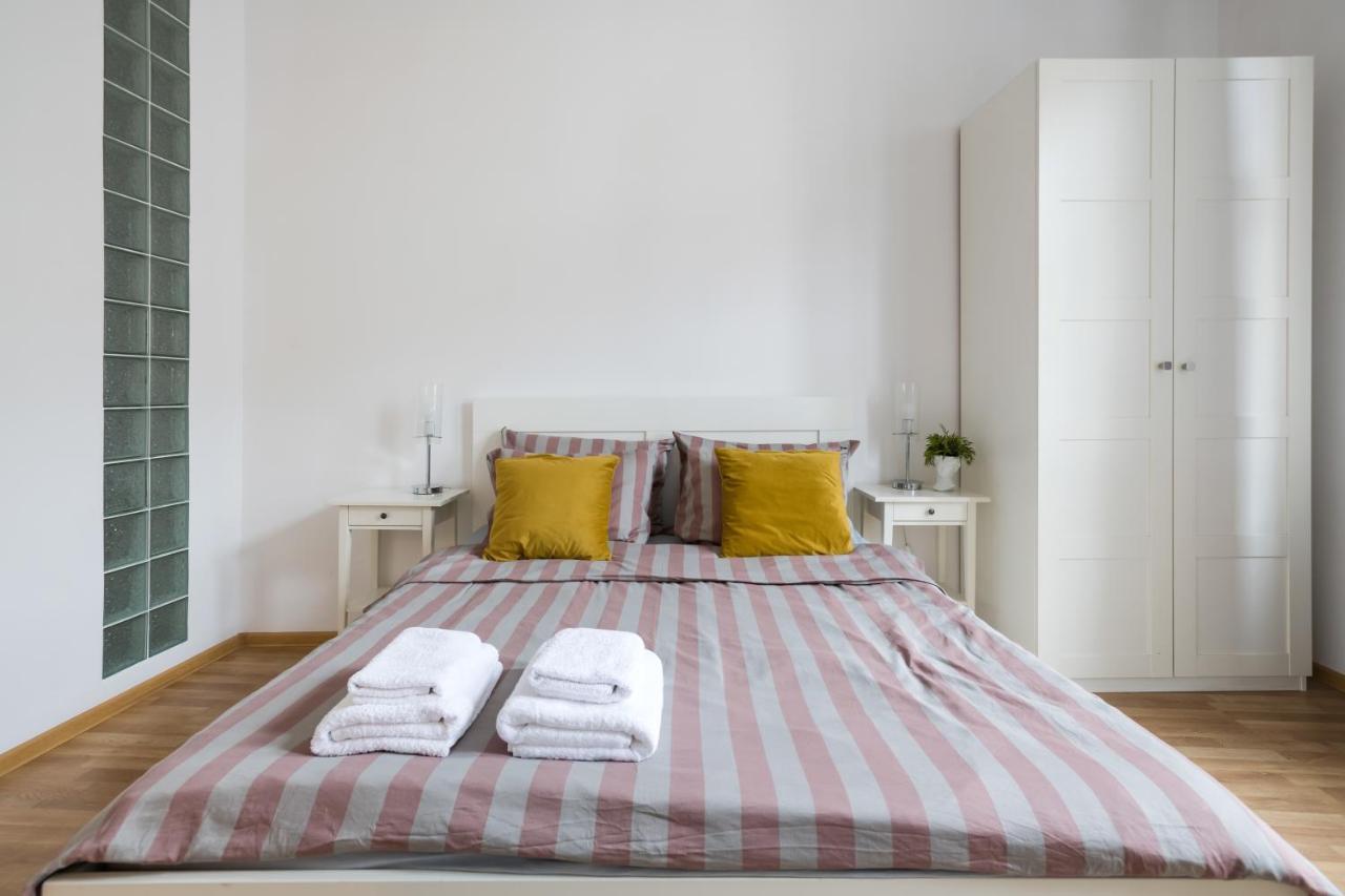 Discover Krakow Apartments - 3 Rakowicka St - Classic Apartments Near Main Station - Netflix Экстерьер фото