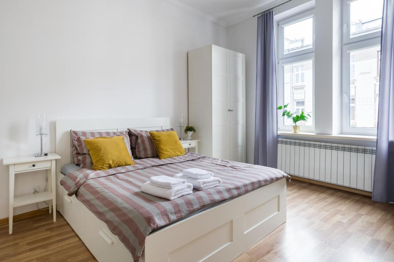 Discover Krakow Apartments - 3 Rakowicka St - Classic Apartments Near Main Station - Netflix Экстерьер фото